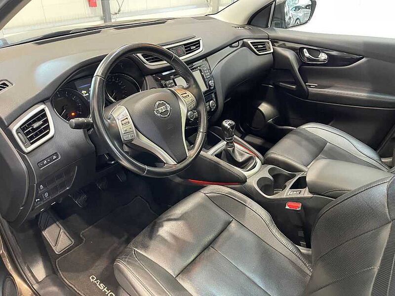 Nissan Qashqai 1.2 DIG-T TEKNA AHK Leder Bluetooth