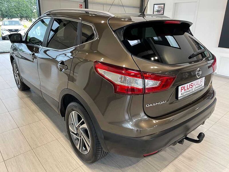 Nissan Qashqai 1.2 DIG-T TEKNA AHK Leder Bluetooth