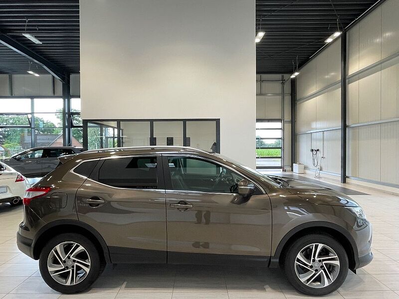 Nissan Qashqai 1.2 DIG-T TEKNA AHK Leder Bluetooth