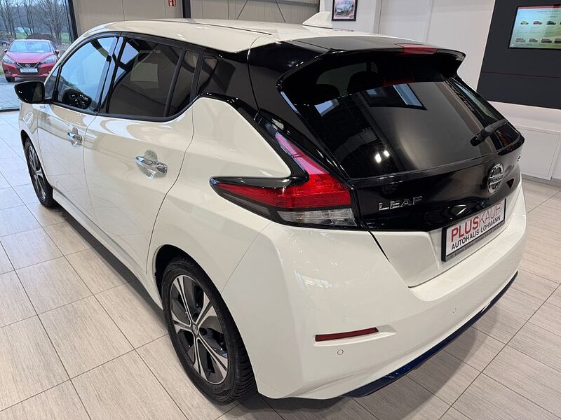 Nissan Leaf 40 kWh N-Connecta Winter Paket 360° Kamera