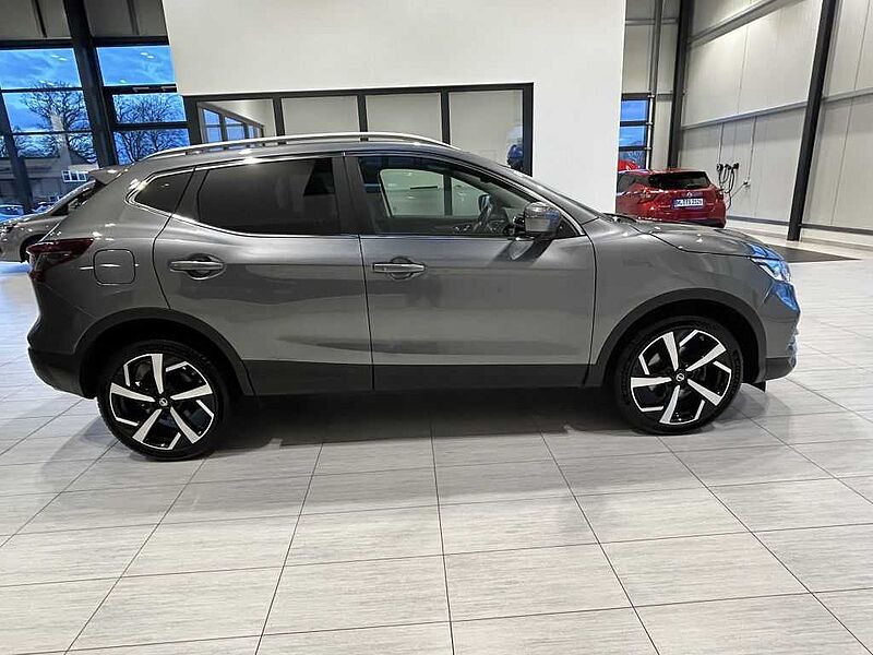 Nissan Qashqai 1.3 DIG-T DCT AKARI Leder 360°Kamera